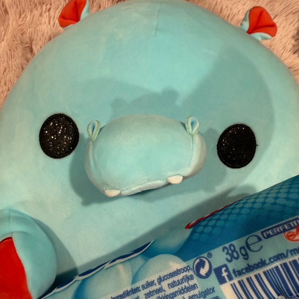 ZURU Snackles (Mentos Hippo Super Sized 14 inch Plush by ZURU - Picture 6 of 13